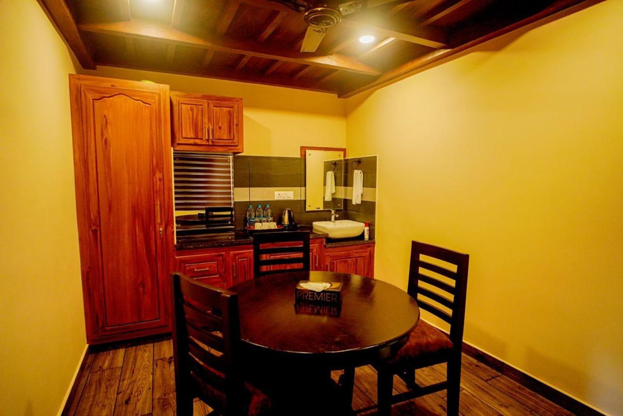 Falcon Riverview Resorts Kuttampuzha Exterior photo